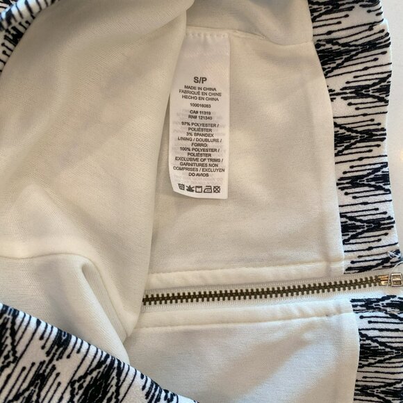 Dynamite - Sleeveless, Crop, Zip Back, Black & White, Top, Size S - Picture 7 of 8